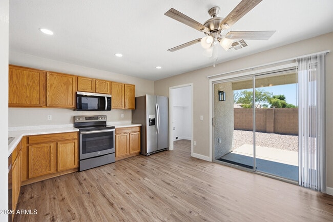 Building Photo - 2851 E Cherry Hills Dr
