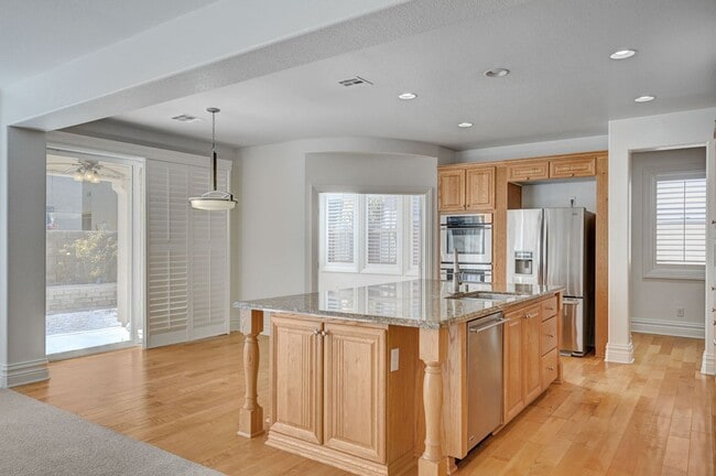 Building Photo - Stunning Rhodes Ranch Four Bedroom