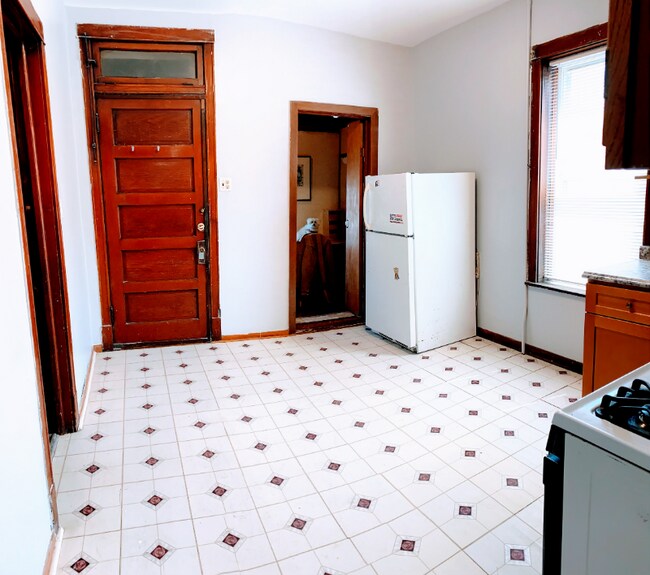 Building Photo - 3325 S Emerald Ave