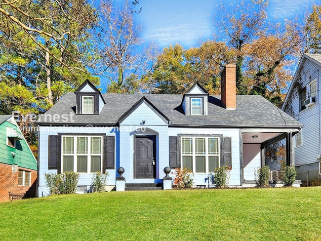 Primary Photo - 1711 Westhaven Dr SW