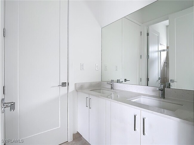 Building Photo - 5305 Marano Dr