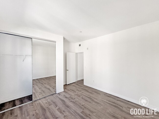 Building Photo - Beautiful 3BD/3BA W/ A/C, Attached Garage, and Community Pool in Kearny Mesa!