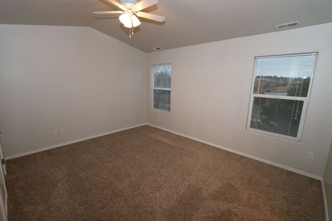 Building Photo - Great 2bd/2.5ba, 1306sf Townhouse with A/C in Fountain, CO, near Ft Carson!