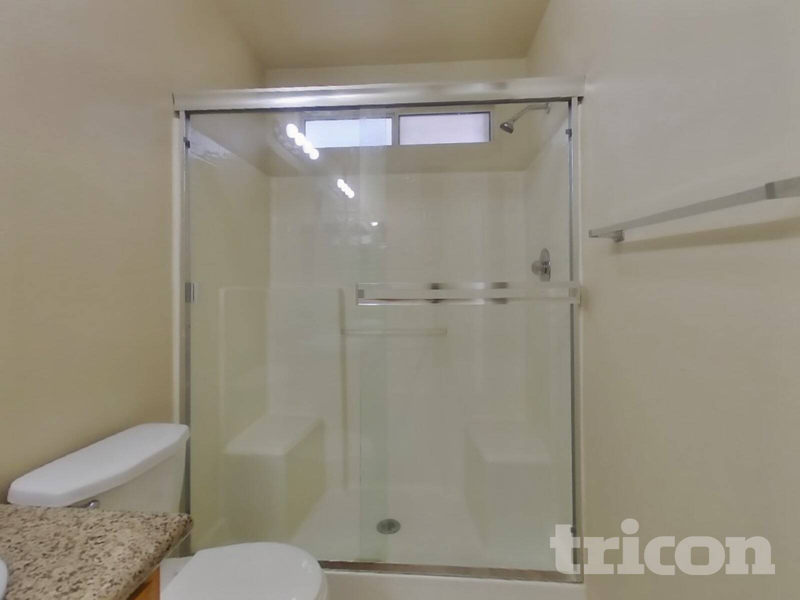 Building Photo - 715 Lotz Way