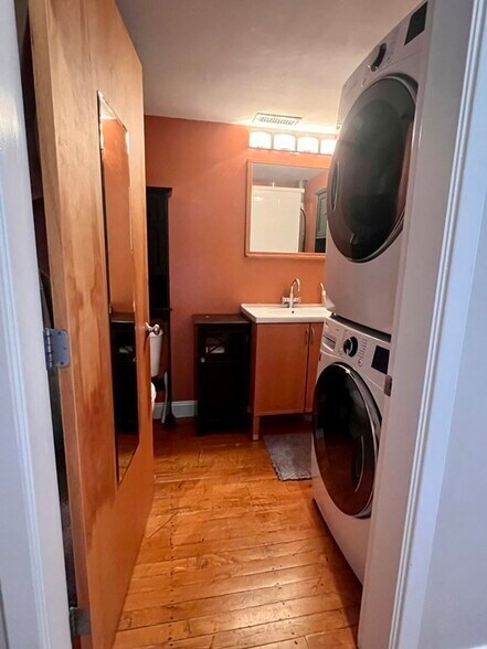 Primary Photo - 250 Brighton Ave