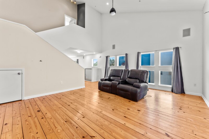 Building Photo - 1720 Nicholson Dr