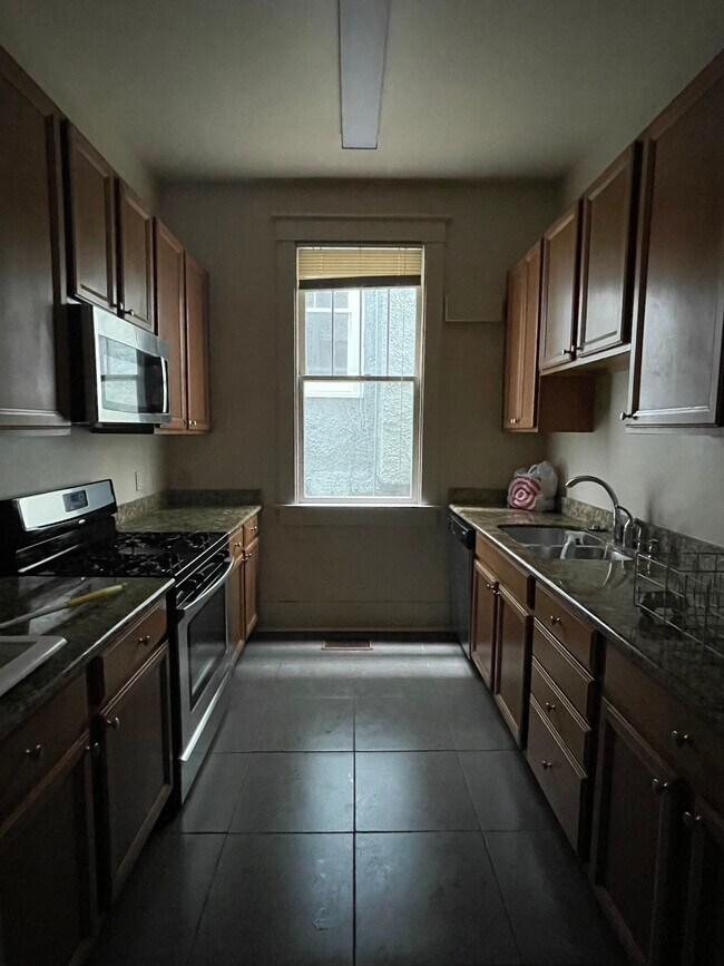 Building Photo - 7816 Saint Charles Ave