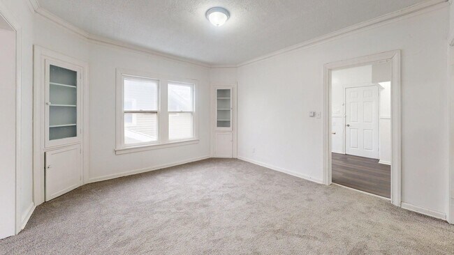 Building Photo - 3863 E 154th St