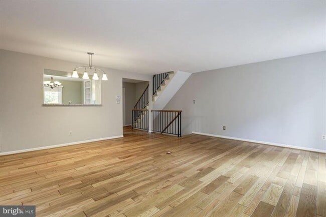 Building Photo - Two Primary Suite Townhouse