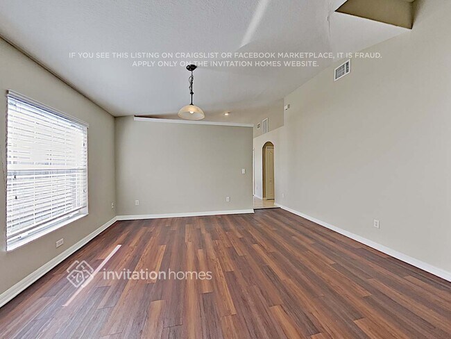 Building Photo - 31010 Baclan Dr
