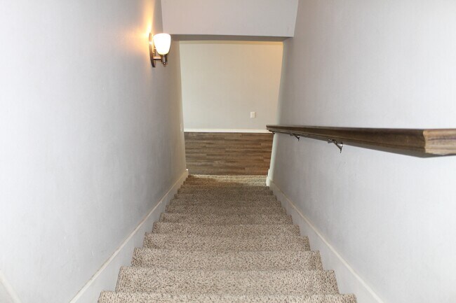 Building Photo - 5007 SW Fieldstone Blvd
