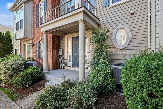 Building Photo - 968 Harrison Cir