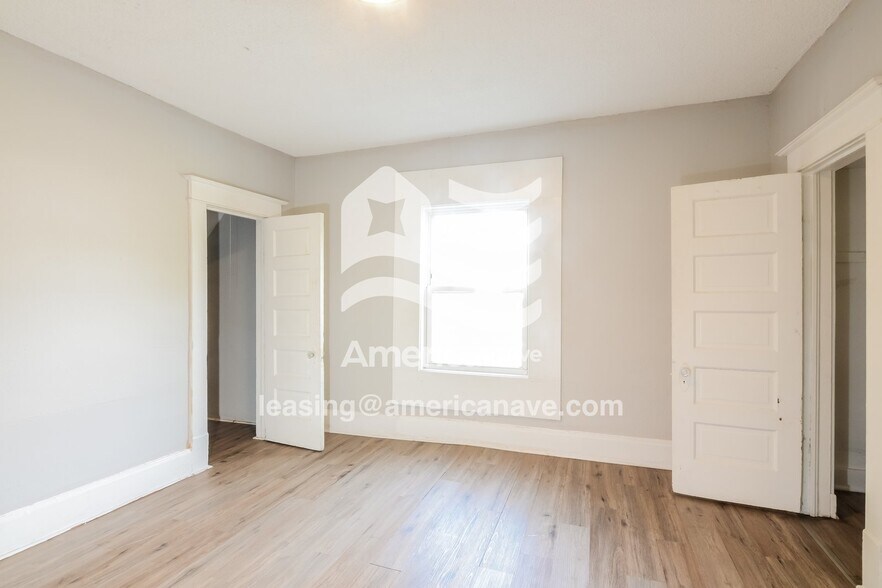 Building Photo - 307 N Denny St