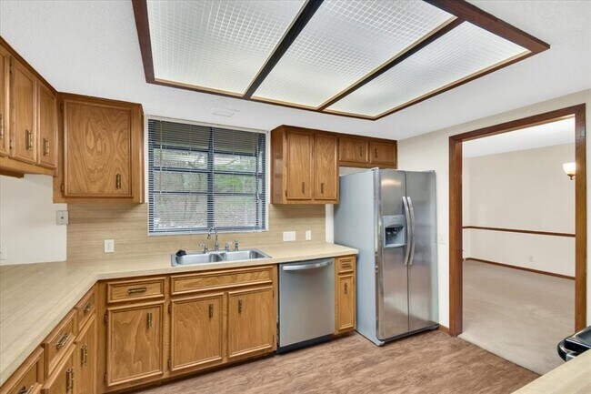 Building Photo - 2015 Mistywood Dr