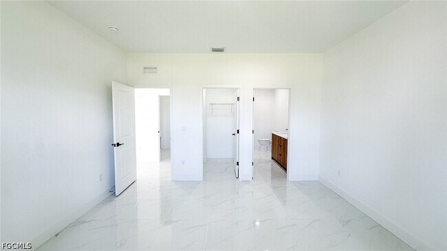 Building Photo - 723 Bering Ave S