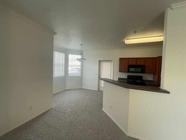 Building Photo - NEW CARPET AND PAINT, 2 bed/2 bath/ 1 CG/ Overlooking beautiful pool