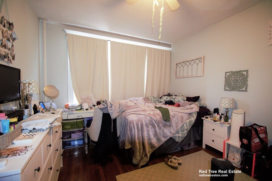 Building Photo - 11 Babcock St