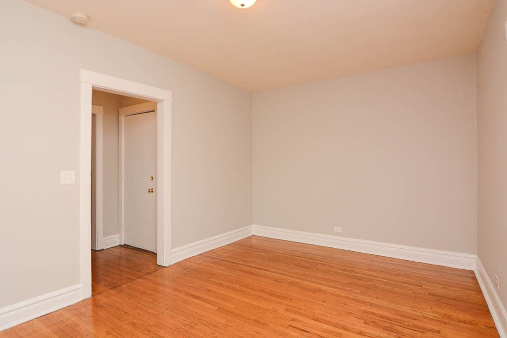 Building Photo - 4708 N Racine Ave