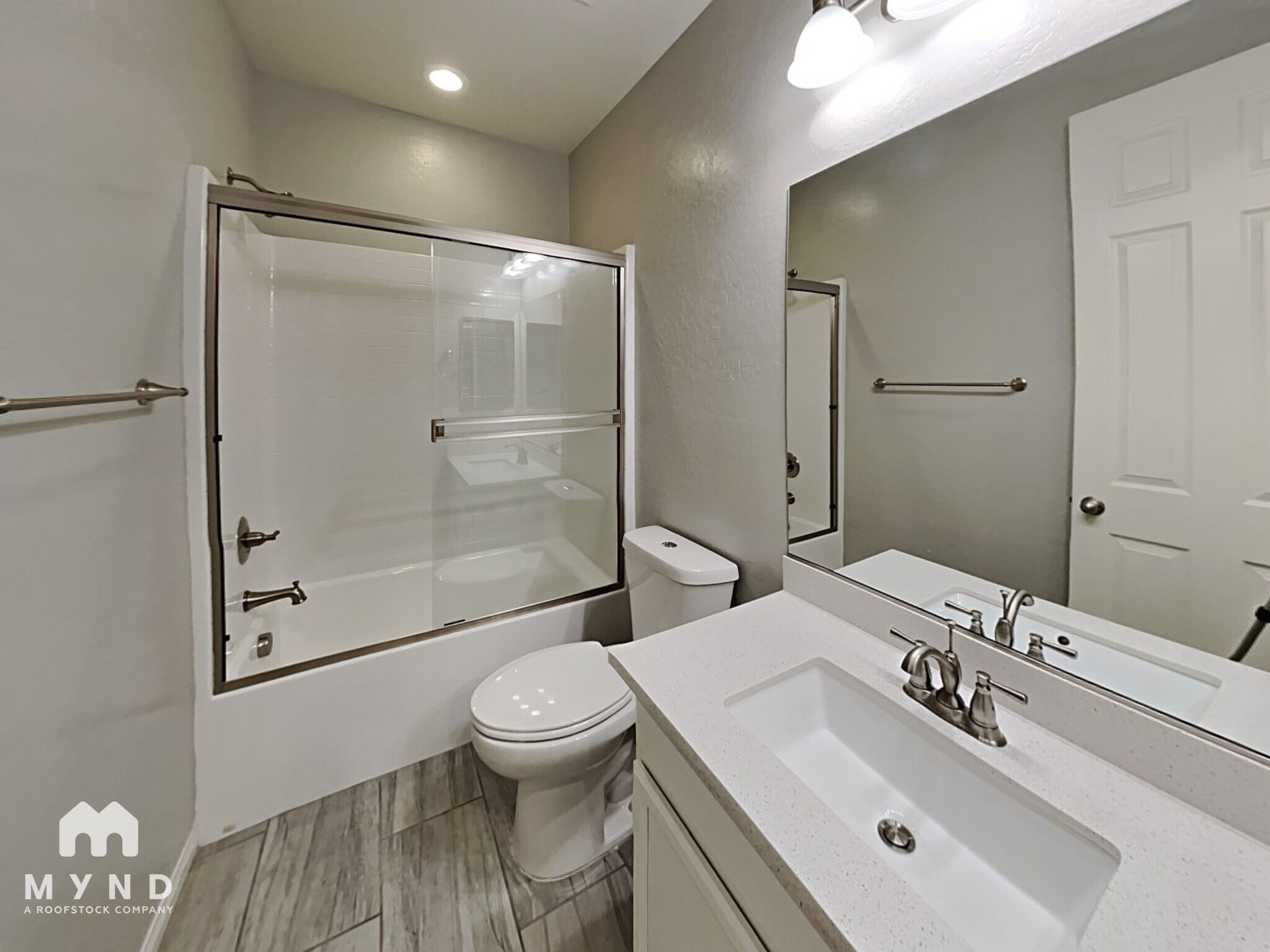 Building Photo - 4631 Roger River Ave