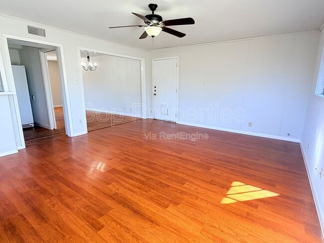 Building Photo - 339 Waxwood Ln