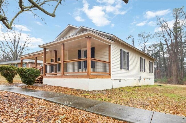 Building Photo - 2141 Fairburn Rd SW