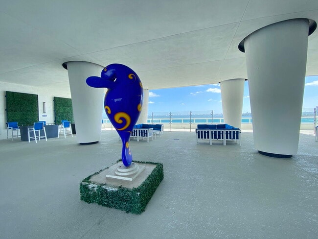 Building Photo - 1800 N Bayshore Dr