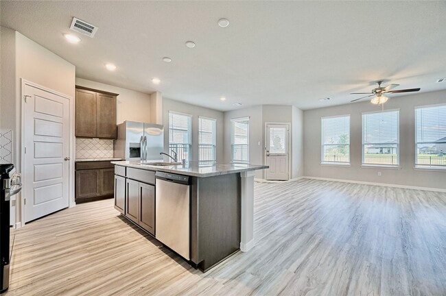Building Photo - 27231 Blue Pool Dr