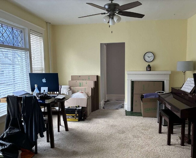 Building Photo - 4 Bed 1.5 Bath Off State Street Available June 1st!