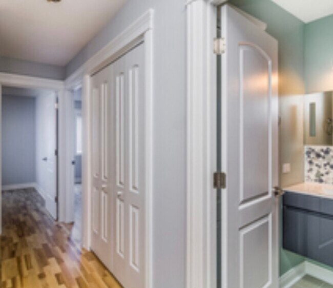 Building Photo - 1026 Castilian Ct