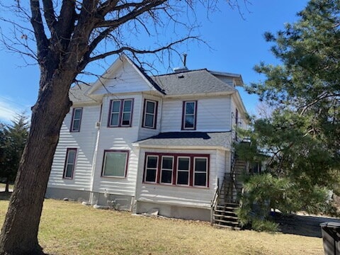 Building Photo - 3 Bedroom / 1 Bathroom Home in a Central Des Moines Location!