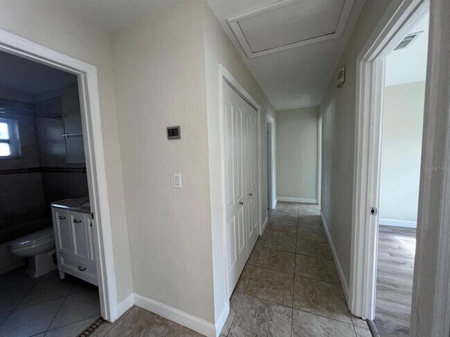 Building Photo - 5535 24th Ave N