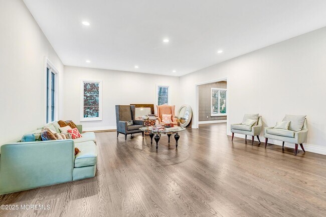 Building Photo - 450 Wells Ave