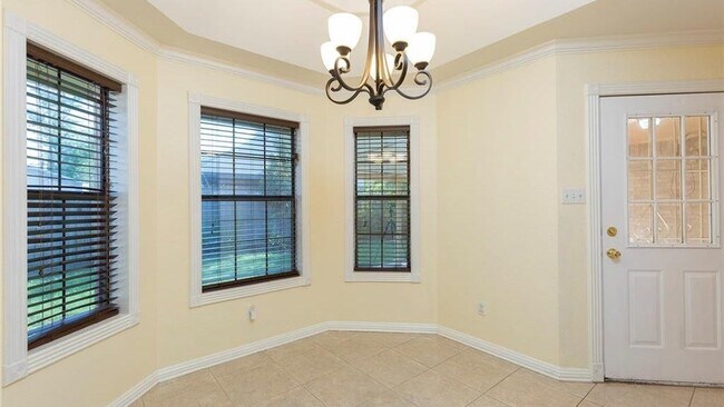 Building Photo - 3821 Oriole Ave
