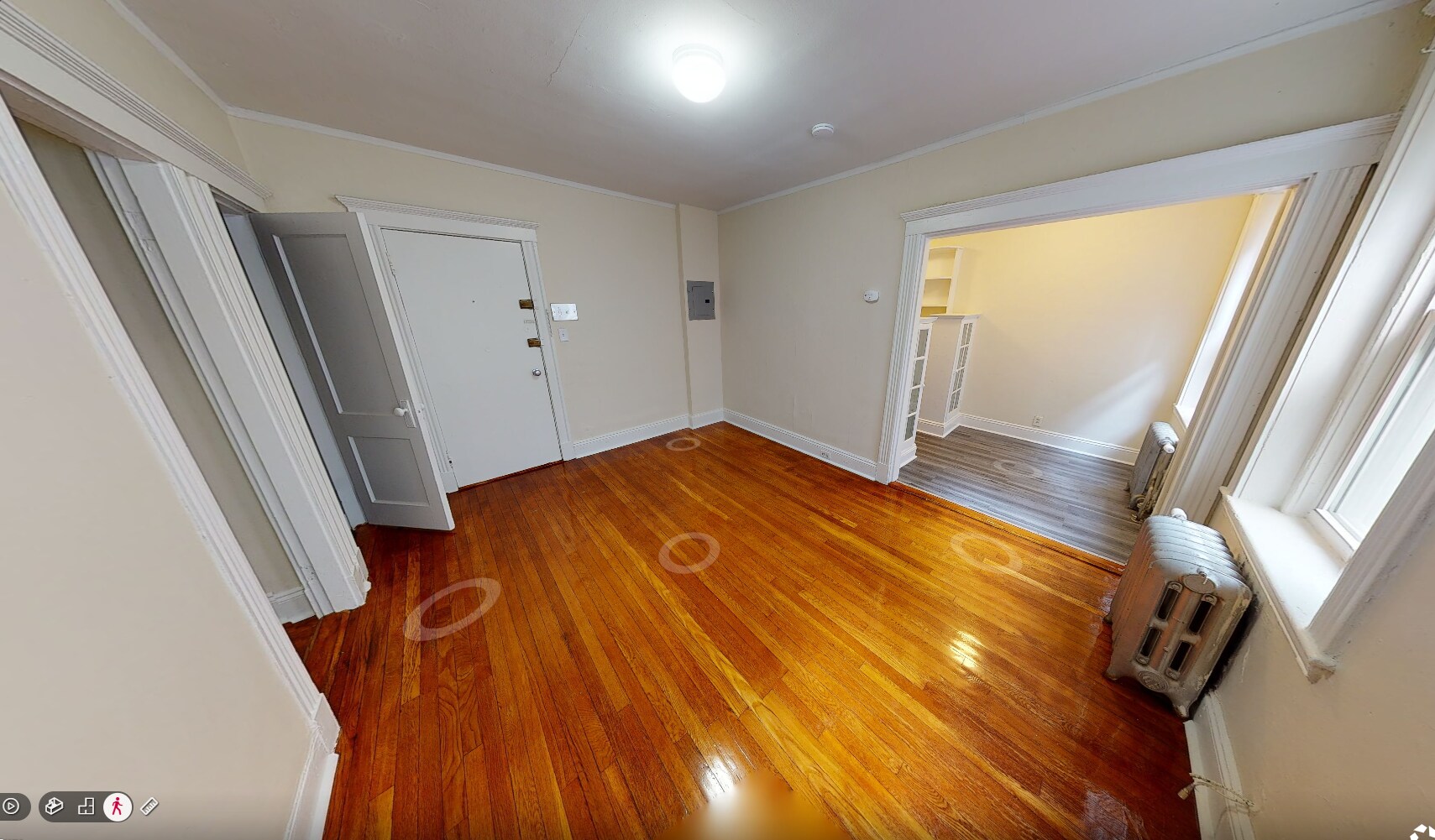 Building Photo - 425 Park Dr