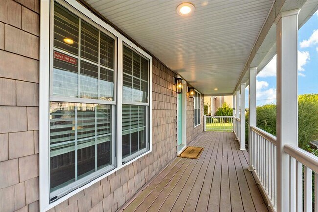 Building Photo - 11 Defelice Rd