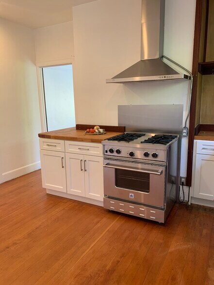 Building Photo - 1507 Estudillo St