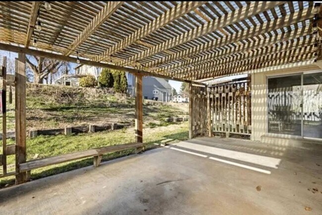 Building Photo - Elegant 4-Bedroom Home on a Corner Lot in ...