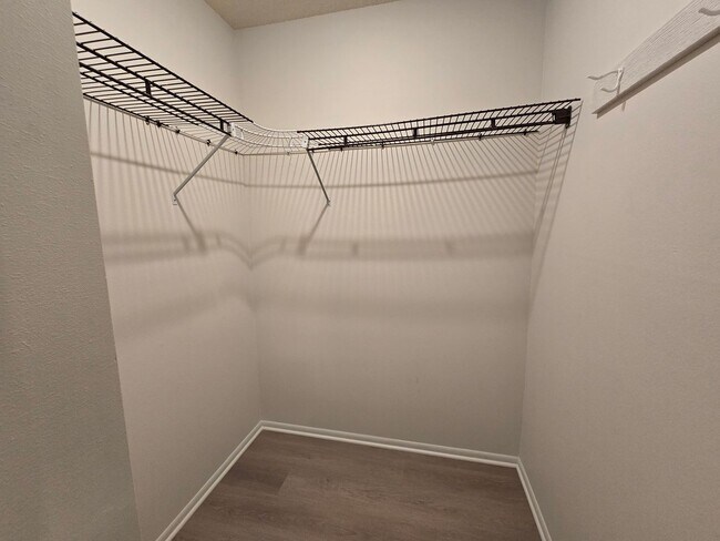 Building Photo - Move-In Ready 3-Bedroom Home Near UTC & Sarasota Airport!