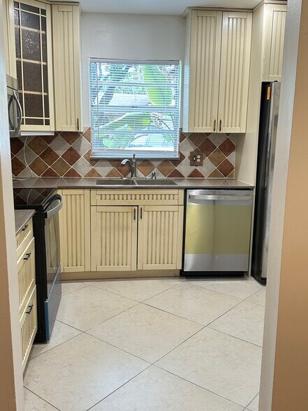 Kitchen Stainless Steel - 22313 SW 57th Cir