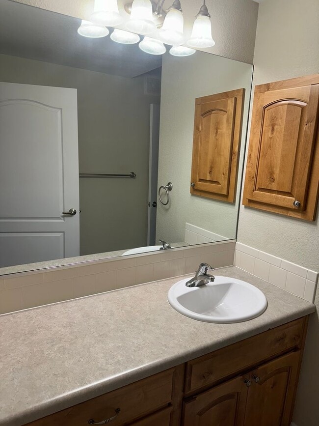 Building Photo - Main Level West Fork Condo