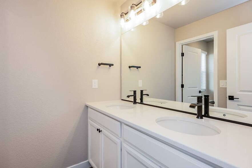 Building Photo - 11423 Piping Plover Pl