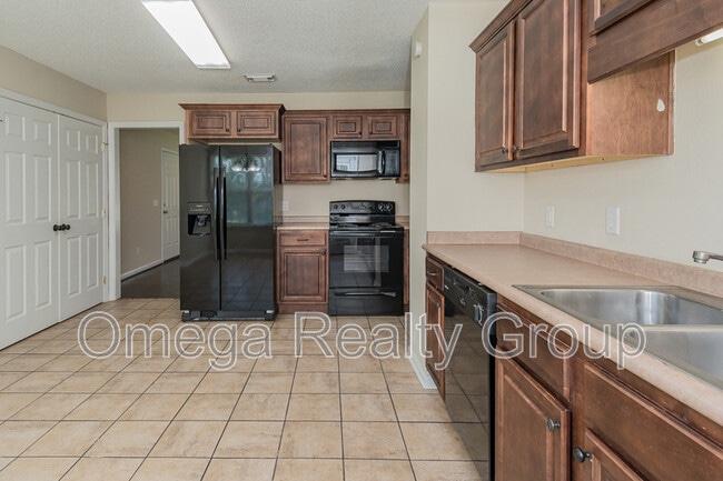 Building Photo - 13865 Roanoke Dr