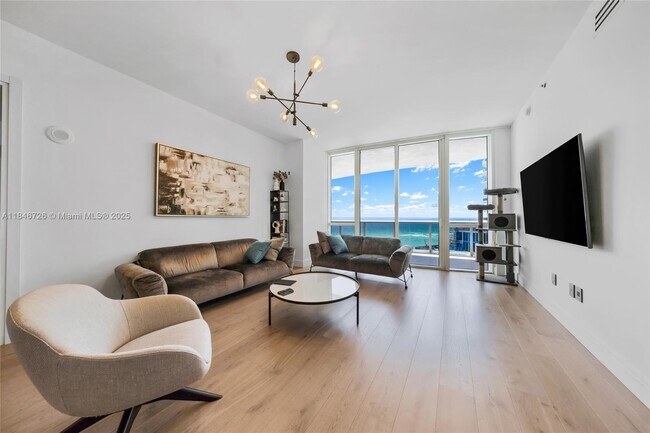 Building Photo - 16001 Collins Ave