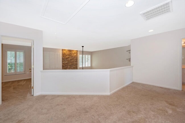 Building Photo - *Open House* 6/20 12-1 PM *