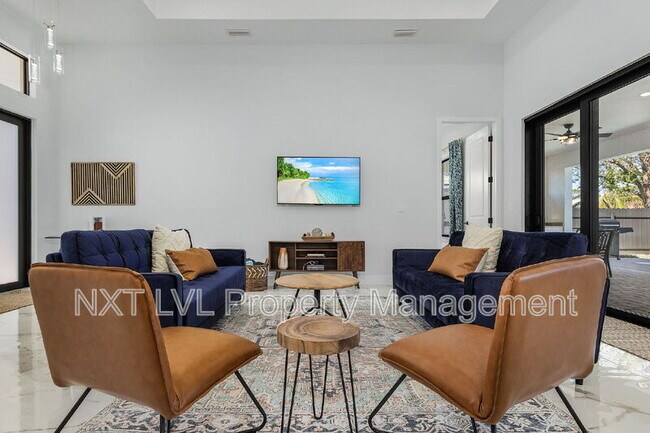 Building Photo - 1925 SW 3rd Terrace