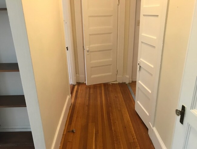 Building Photo - 9/1 Coolidge Corner 3BR (2 split) with heat included, balcony, No Fee!