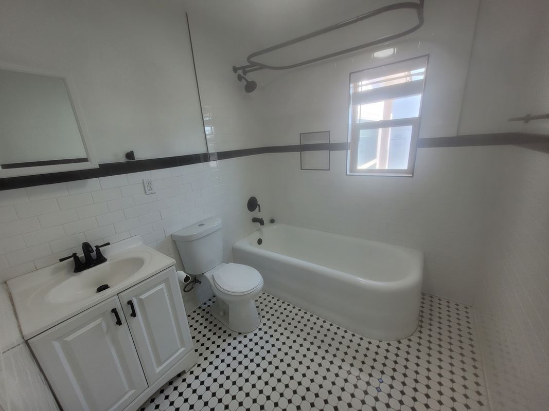 Building Photo - 4143.5 Cleveland