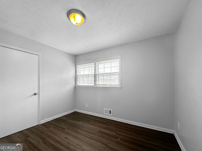 Building Photo - 3865 Morning Creek Dr