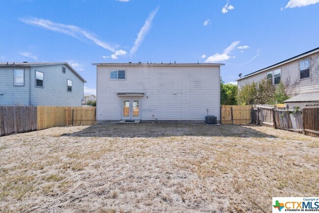 Building Photo - 624 NW Crossing Dr
