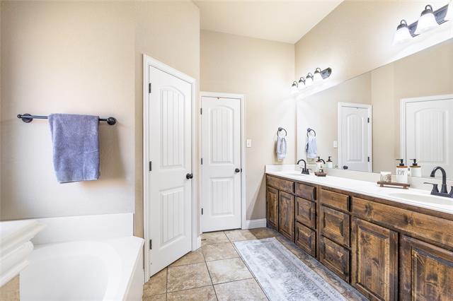 Building Photo - 617 Zachary Dr